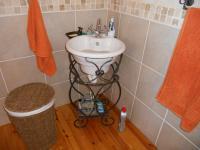 Bathroom 1 - 5 square meters of property in Tergniet