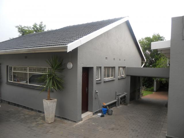 3 Bedroom House for Sale For Sale in Sunnyrock - Private Sale - MR099760