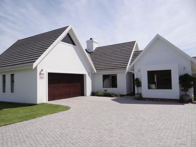 3 Bedroom House for Sale For Sale in St Francis Bay - Private Sale - MR099772