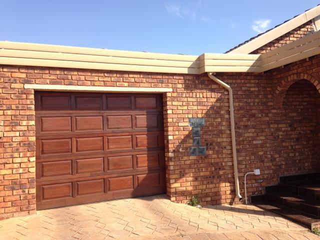 3 Bedroom House for Sale For Sale in Atteridgeville - Home Sell - MR099807