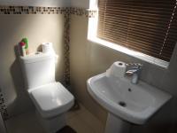 Bathroom 1 - 3 square meters of property in Kosmosdal