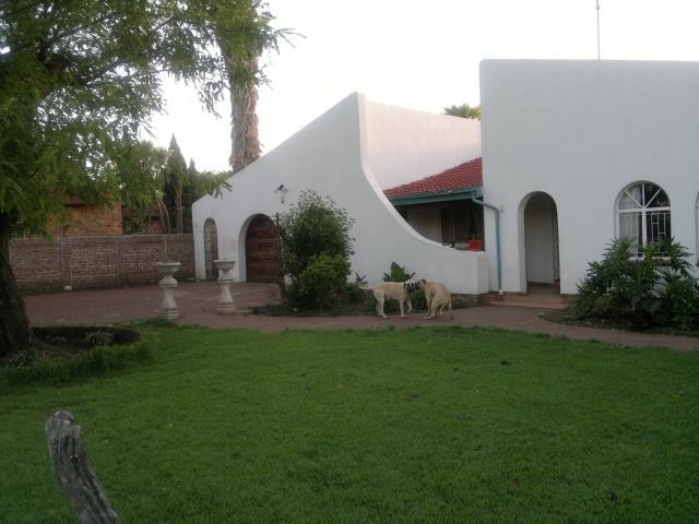 3 Bedroom House for Sale For Sale in Kempton Park - Home Sell - MR099945