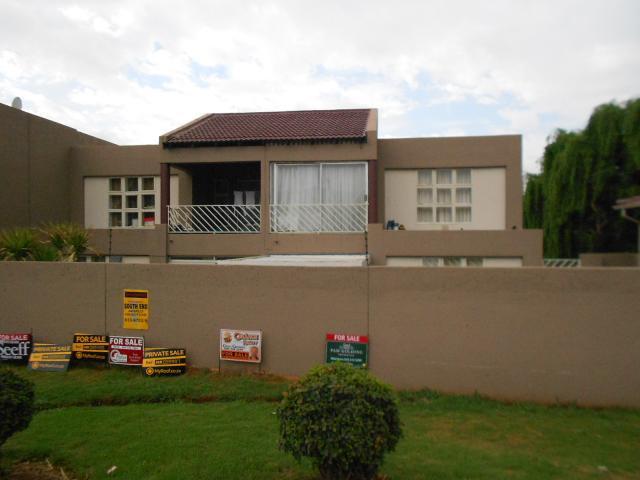 2 Bedroom Sectional Title for Sale For Sale in Mulbarton - Home Sell - MR099997