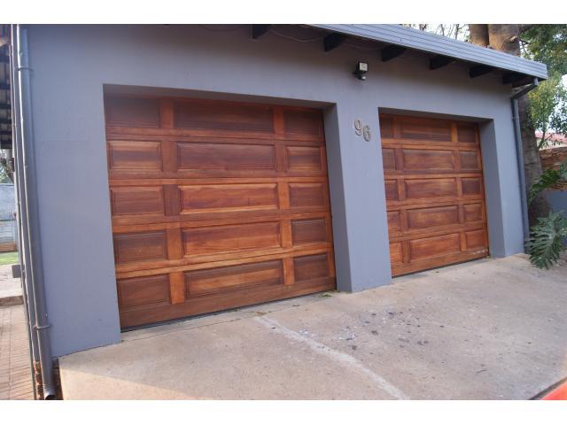 4 Bedroom House for Sale For Sale in Hartbeespoort - Private Sale - MR100090