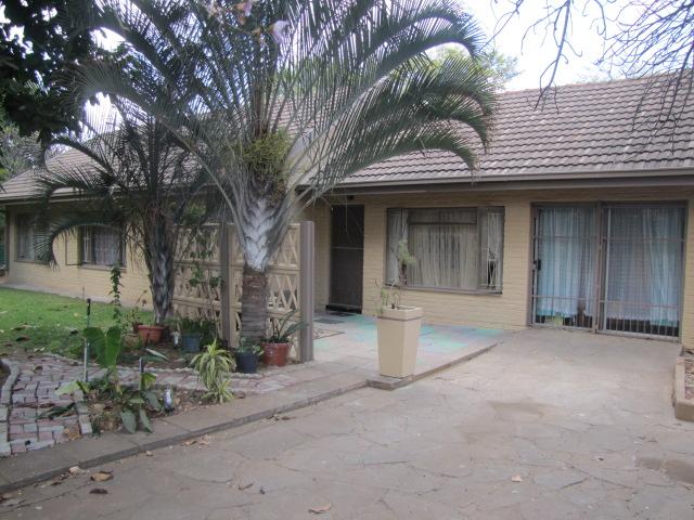 3 Bedroom House for Sale For Sale in Lephalale (Ellisras) - Home Sell - MR100148