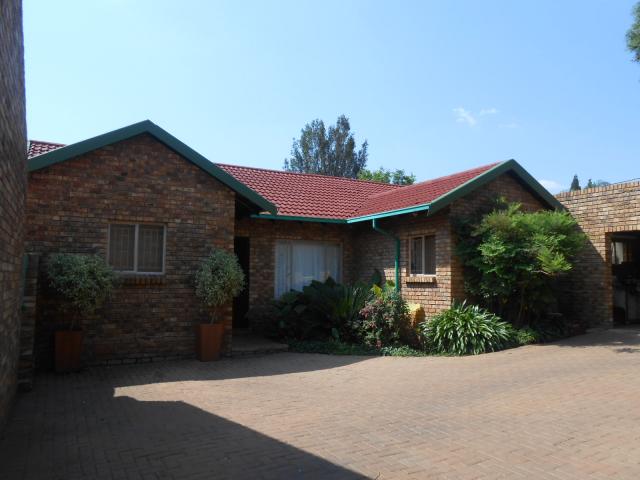 3 Bedroom Duet for Sale For Sale in Garsfontein - Home Sell - MR100157