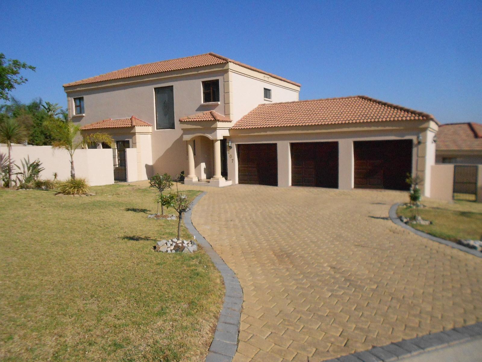 Front View of property in Roodepoort West