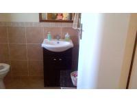 Main Bathroom - 3 square meters of property in Noordwyk