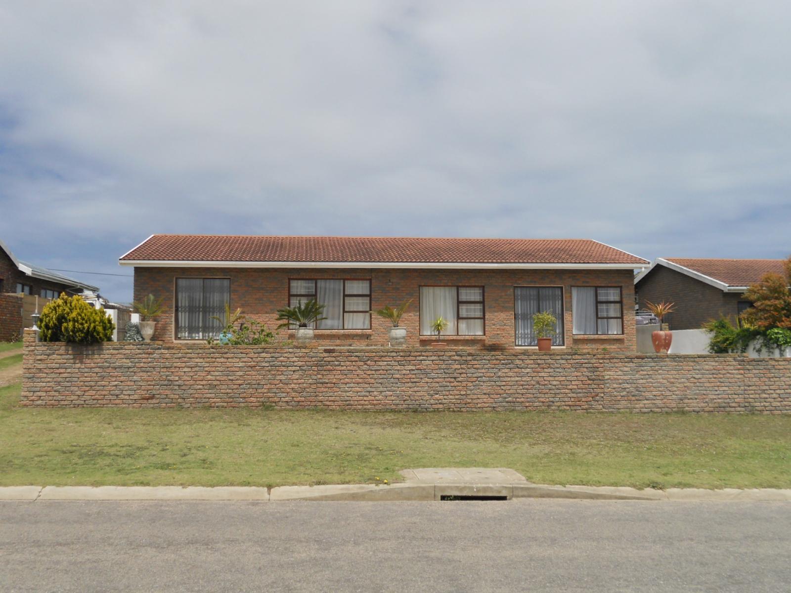 Front View of property in Mossel Bay