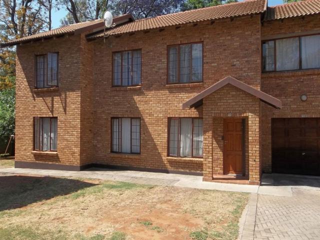 3 Bedroom Apartment for Sale For Sale in Rustenburg - Private Sale - MR100602