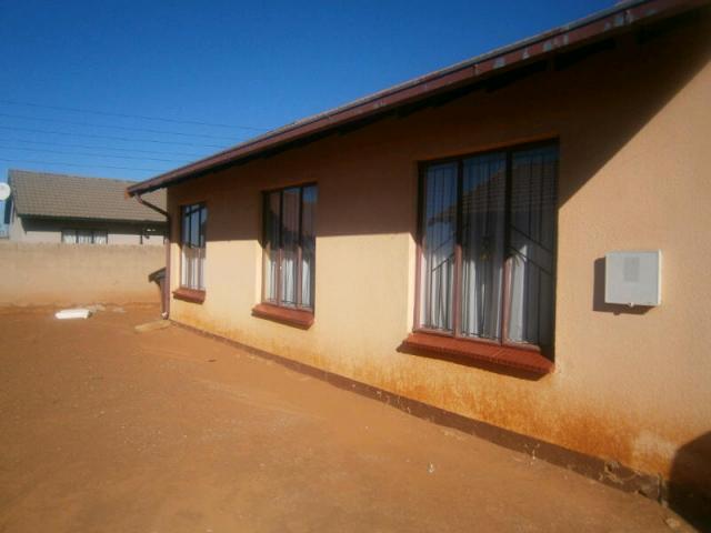 3 Bedroom House for Sale For Sale in Soweto - Private Sale - MR100642