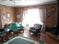 Lounges - 25 square meters of property in Mooiplaats