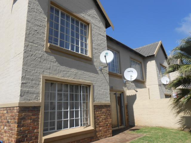 2 Bedroom Cluster for Sale For Sale in Centurion Central - Private Sale - MR100792