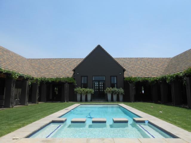 4 Bedroom House for Sale For Sale in Zwavelpoort - Home Sell - MR100856