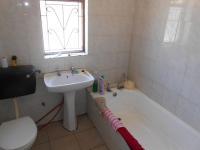 Bathroom 2 - 5 square meters of property in Matroosfontein