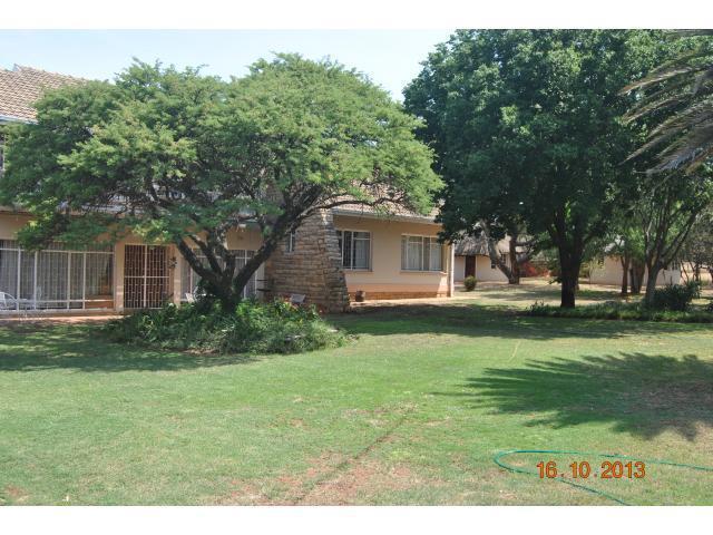 Front View of property in Schweizer Reneke