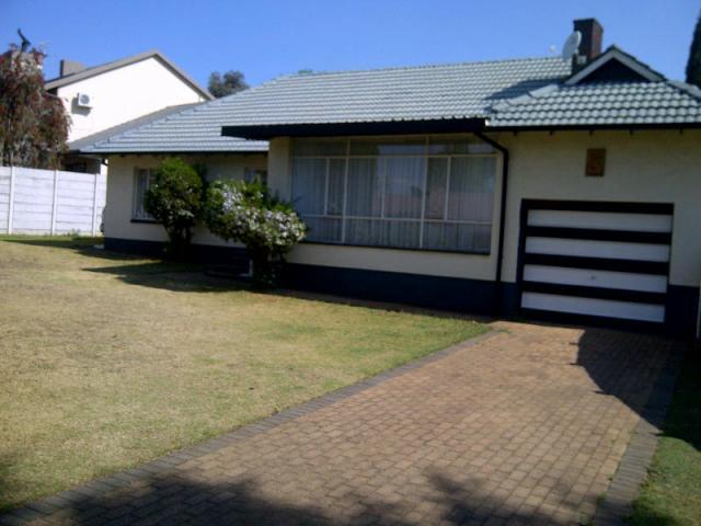 3 Bedroom House for Sale For Sale in Kempton Park - Private Sale - MR100973