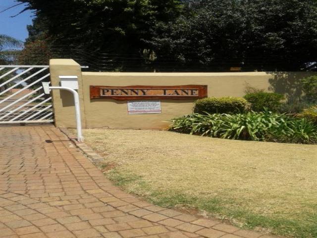 3 Bedroom Sectional Title for Sale and to Rent For Sale in Roodekrans - Home Sell - MR101048
