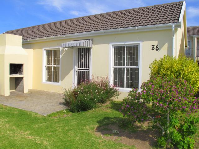 2 Bedroom Sectional Title for Sale For Sale in Gordons Bay - Private Sale - MR101192