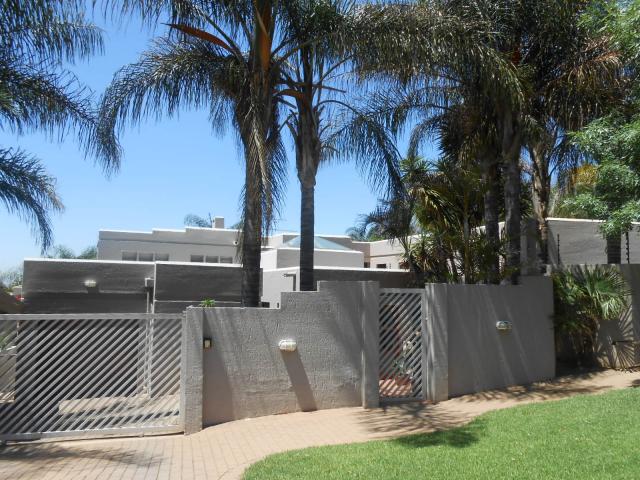 4 Bedroom Duet for Sale For Sale in Moreletapark - Home Sell - MR101269