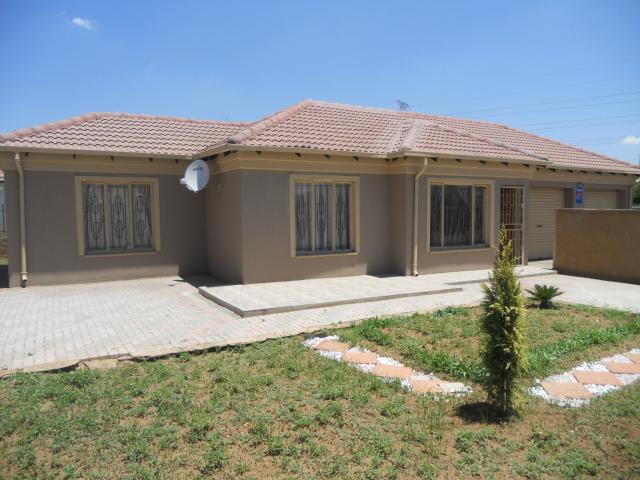 2 Bedroom House for Sale For Sale in Capital Park - Private Sale - MR101411