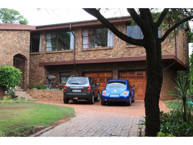 4 Bedroom House for Sale For Sale in Faerie Glen - Private Sale - MR101452