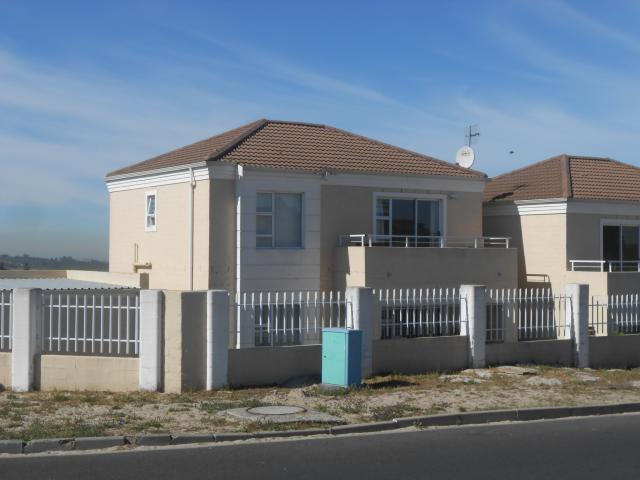 2 Bedroom Apartment for Sale For Sale in Protea Village - Private Sale - MR101544