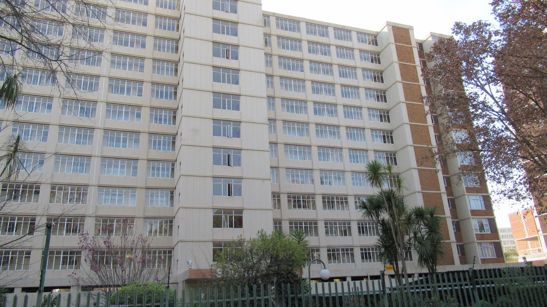 Front View of property in Bedford Gardens