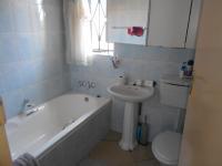 Bathroom 1 - 3 square meters of property in Alveda