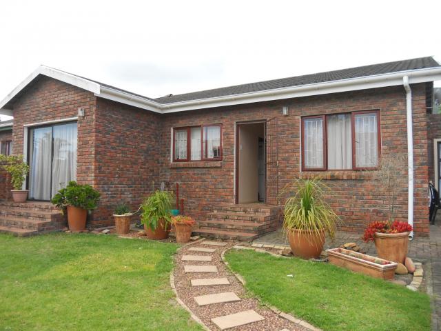 3 Bedroom House for Sale For Sale in George East - Home Sell - MR101619