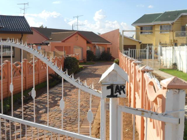 3 Bedroom House for Sale For Sale in Ennerdale - Private Sale - MR101640