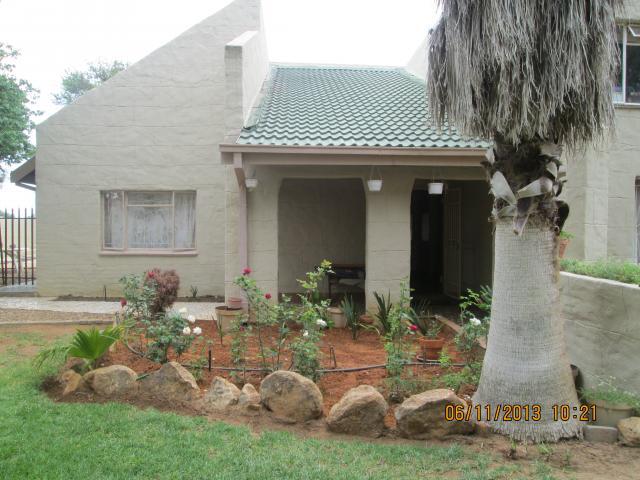 5 Bedroom House for Sale For Sale in Mmabatho - Home Sell - MR101645