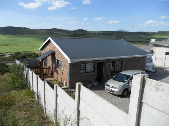 3 Bedroom House for Sale For Sale in Mossel Bay - Home Sell - MR101665