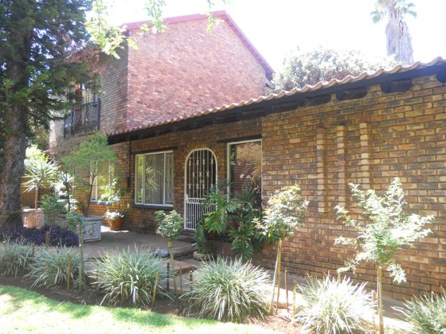 4 Bedroom House for Sale For Sale in Eldoraigne - Home Sell - MR101668