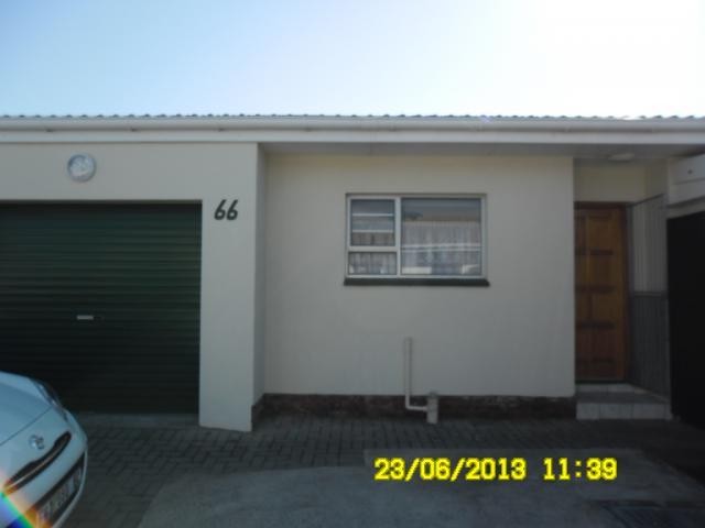 2 Bedroom Sectional Title for Sale For Sale in Gonubie - Home Sell - MR101669