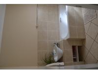 Bathroom 2 - 7 square meters of property in Willowbrook