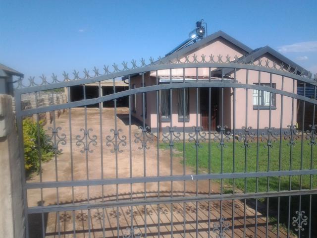 2 Bedroom House for Sale For Sale in Soshanguve - Private Sale - MR101731