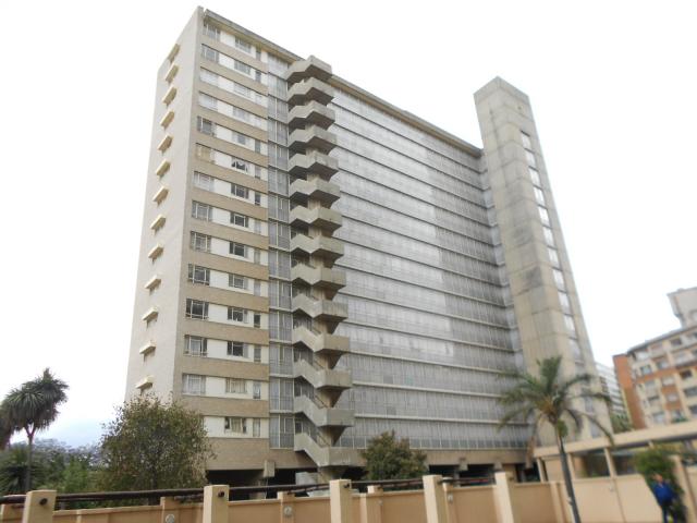 2 Bedroom Apartment for Sale For Sale in Parktown - Private Sale - MR101891