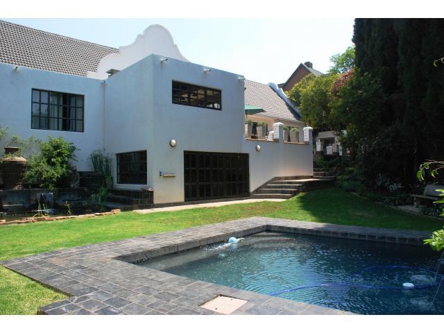4 Bedroom House for Sale For Sale in Roodepoort West - Private Sale - MR101893