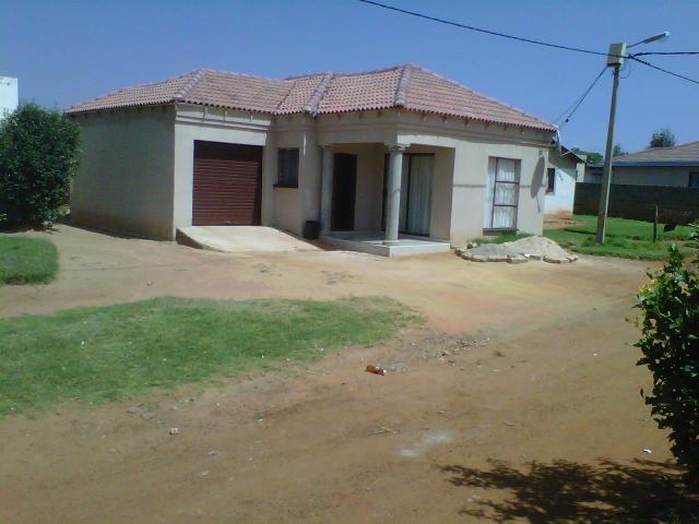 2 Bedroom House for Sale For Sale in Kagiso - Private Sale - MR101931