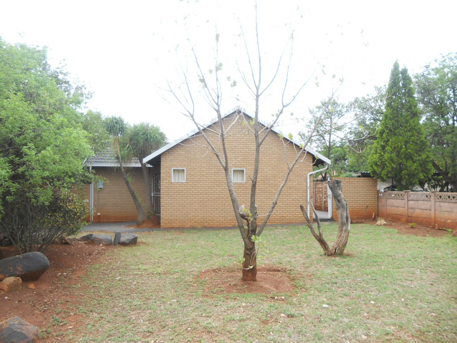 Front View of property in The Orchards