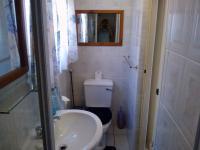 Main Bathroom - 2 square meters of property in Uvongo