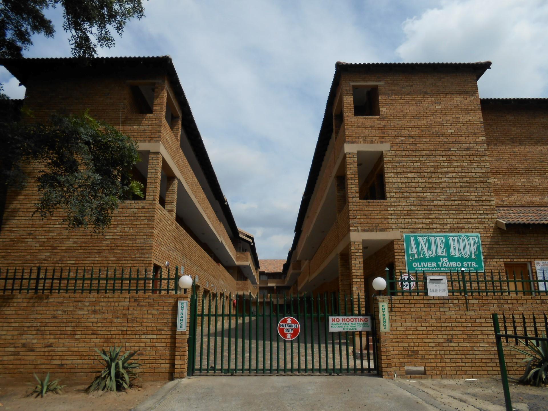 Front View of property in Rustenburg