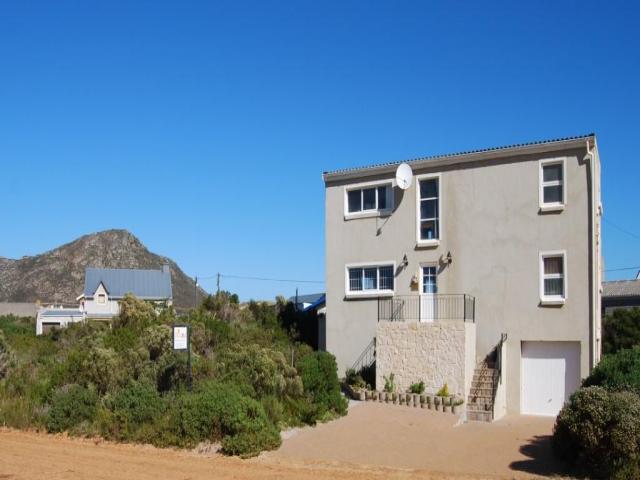 3 Bedroom House for Sale For Sale in Pringle Bay - Home Sell - MR101989