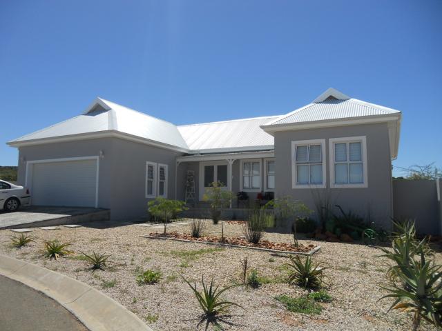 3 Bedroom House for Sale For Sale in Oudtshoorn - Private Sale - MR102112