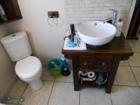 Main Bathroom - 7 square meters of property in Oudtshoorn