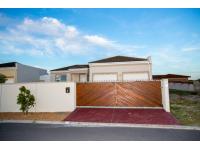 3 Bedroom 2 Bathroom House for Sale for sale in Parklands