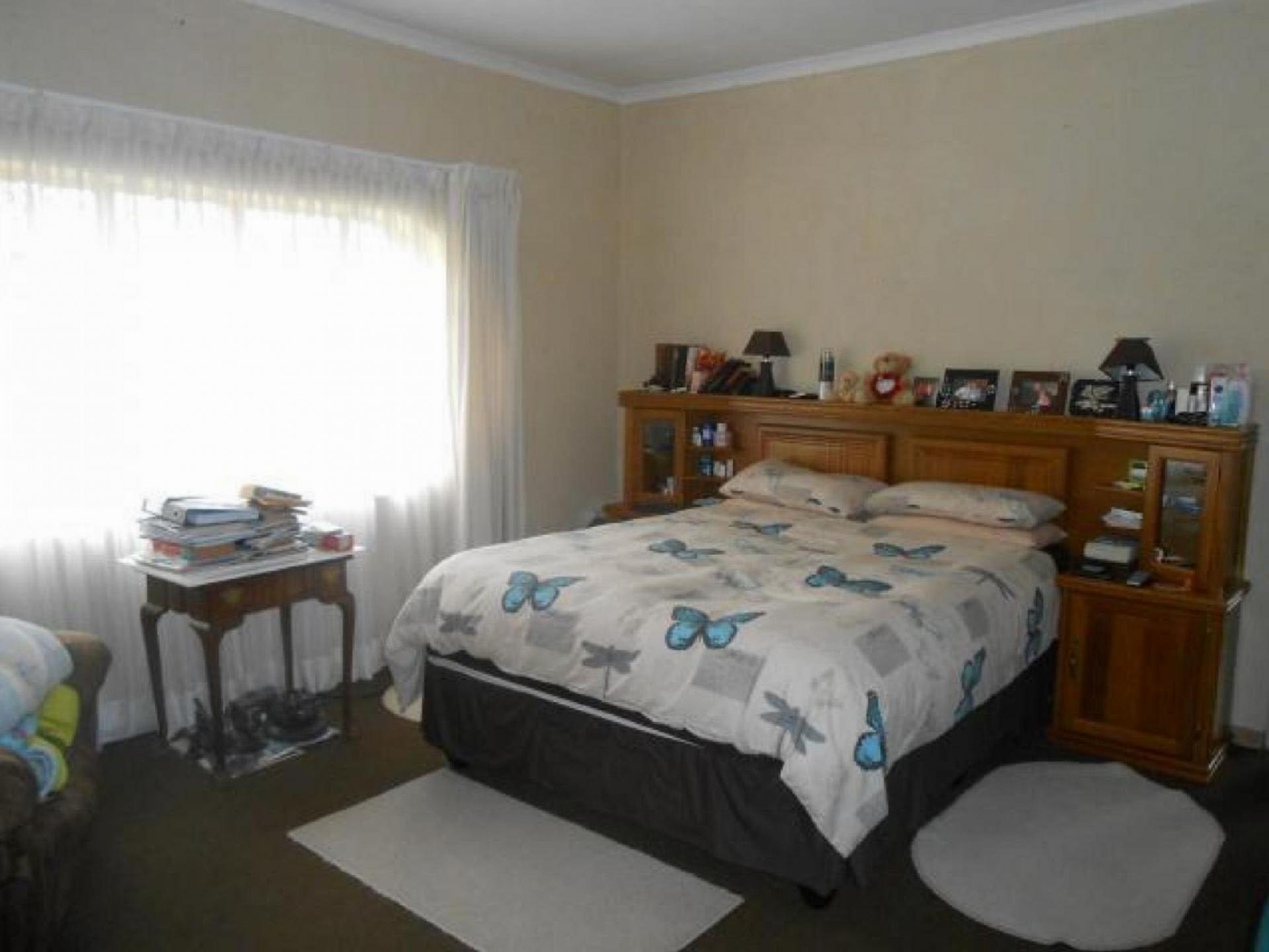 Main Bedroom - 45 square meters of property in Rikasrus AH