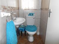 Main Bathroom - 34 square meters of property in Rikasrus AH