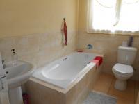 Main Bathroom - 5 square meters of property in Roodekop